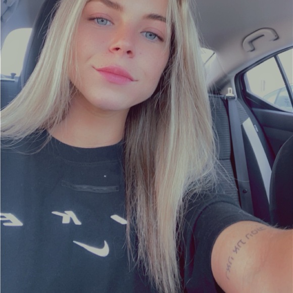 Nike Crop Top - Picture 5 of 5